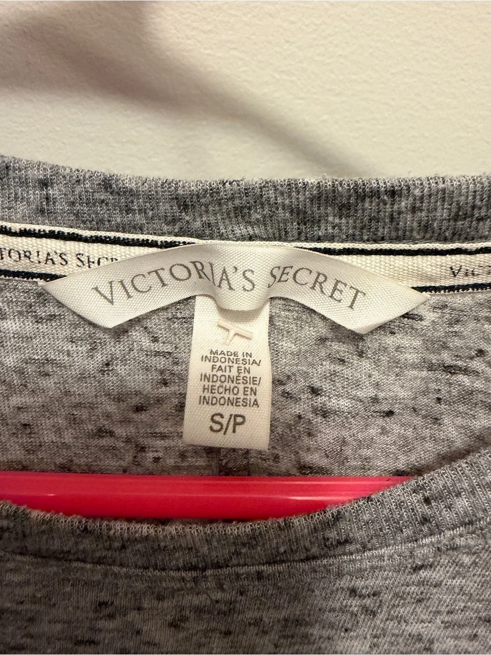 Victoria’s Secret Gray Pink “It’s You Not Me” Graphic Tee Size S/P